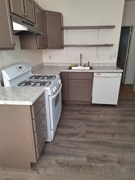 Renovated Kitchen - 1220 Louisiana St