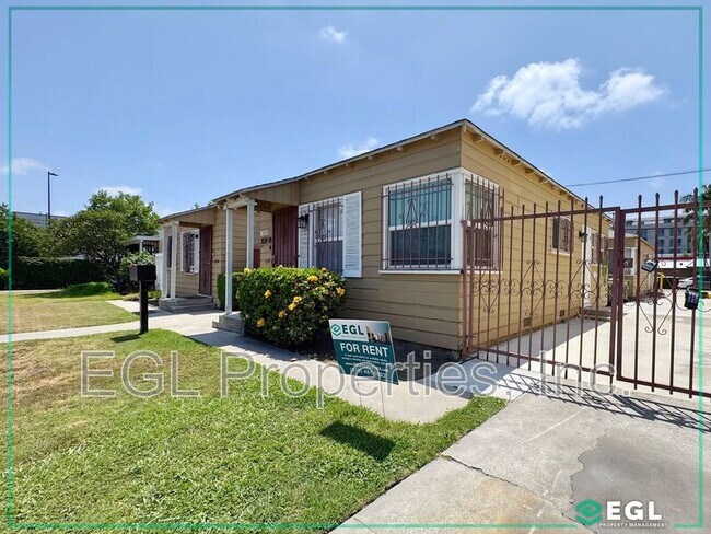 Building Photo - 3039 Bronson Ave