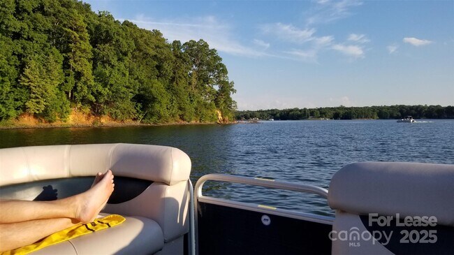 Building Photo - 16516 Plantation Woods Dr