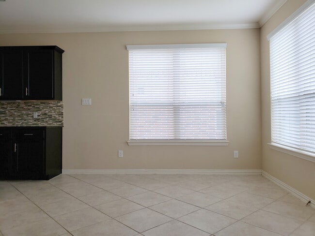 Building Photo - 8818 Cornina Dr