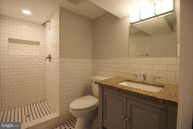 Building Photo - 138 Randolph Pl NW