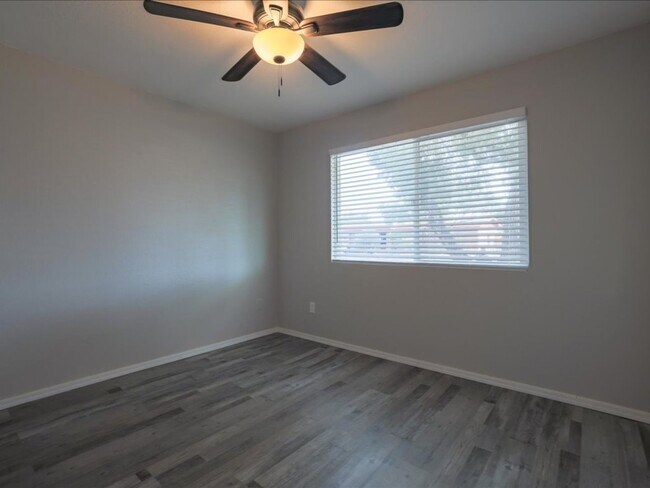 Building Photo - Spacious 4 Bedroom 2 Bathroom home with Private Pool & Arizona Room!