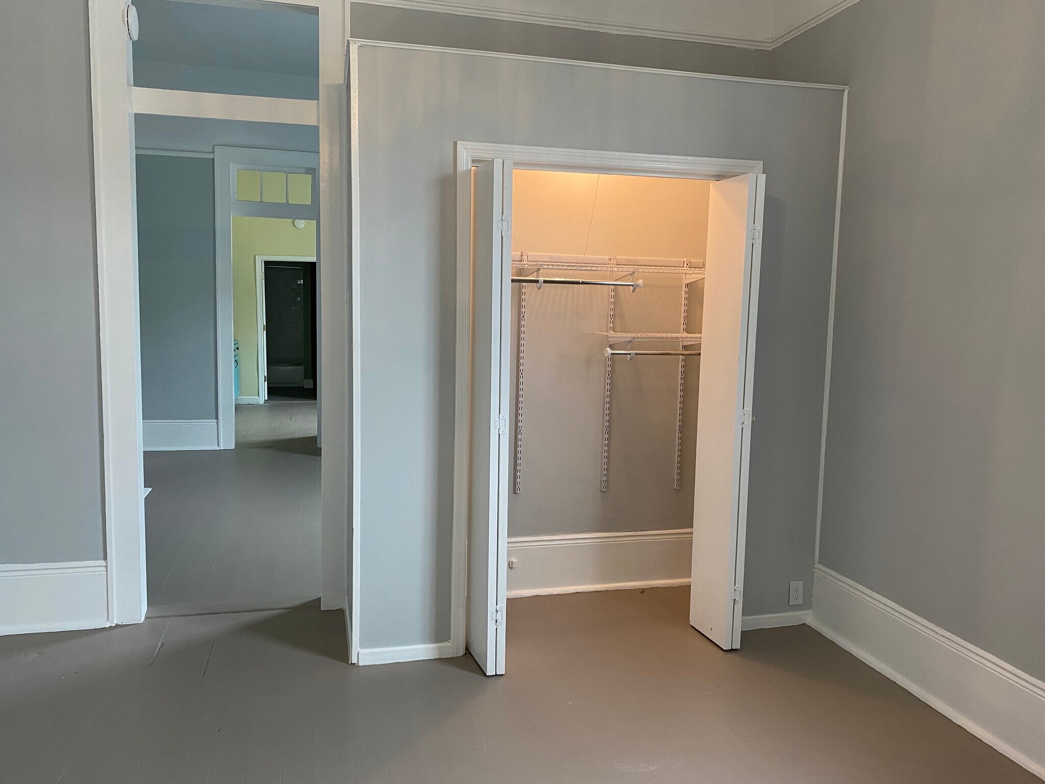 closet - 2727 Onzaga St