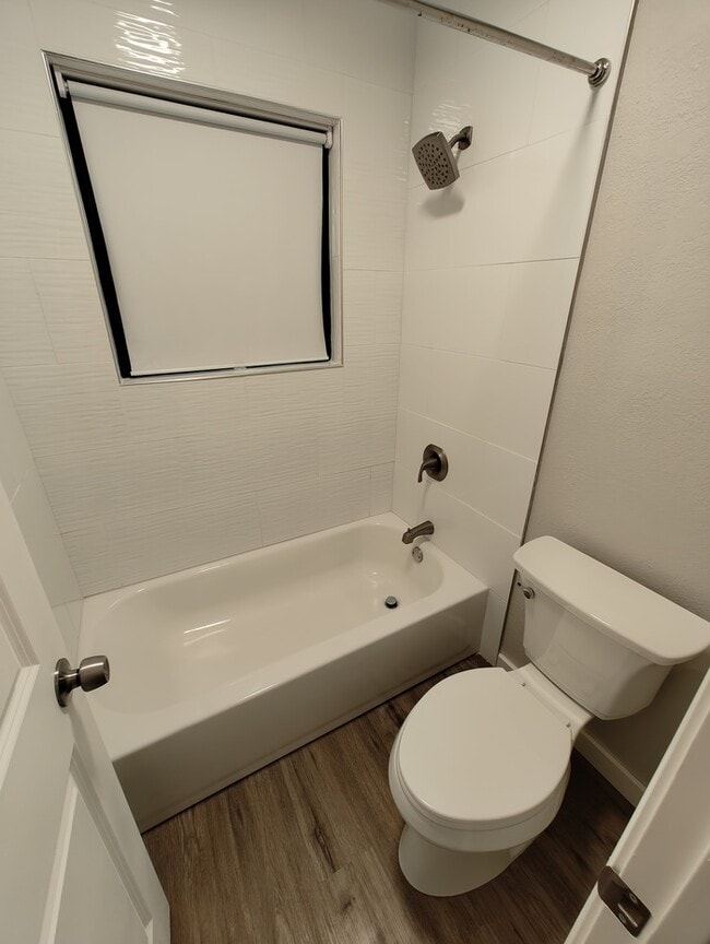 Building Photo - 2404 Northtown Ct