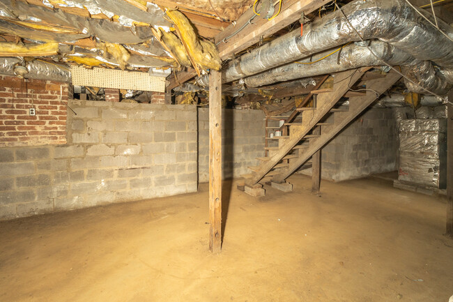 Building Photo - 3224 Garden Dr