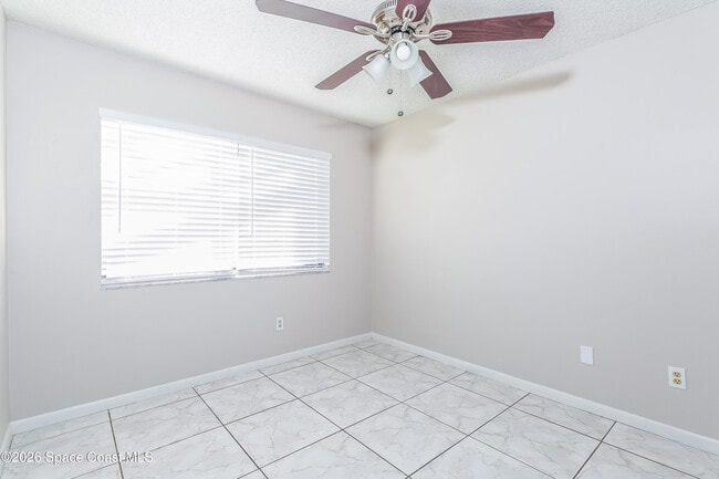 Building Photo - 1656 Parakeet Ct