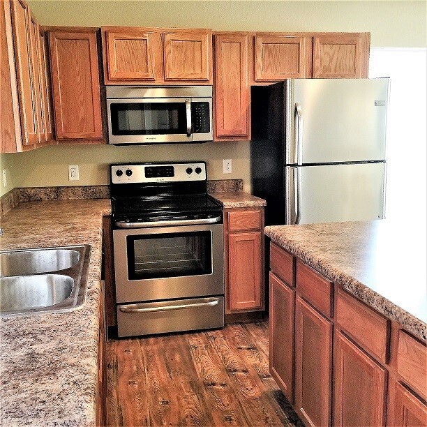 Building Photo - 2814 W Lakewood Dr