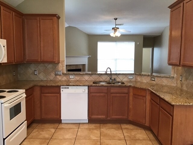 Building Photo - 8723 Rollick Dr