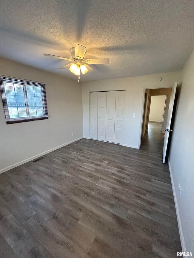 Building Photo - 2 Sundowner Ln