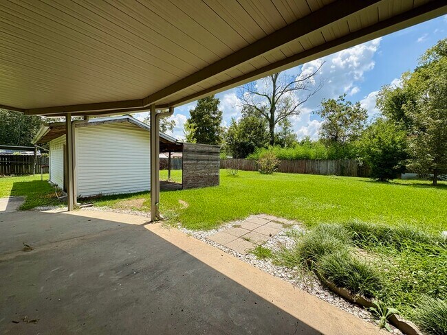 Building Photo - 40489 1513