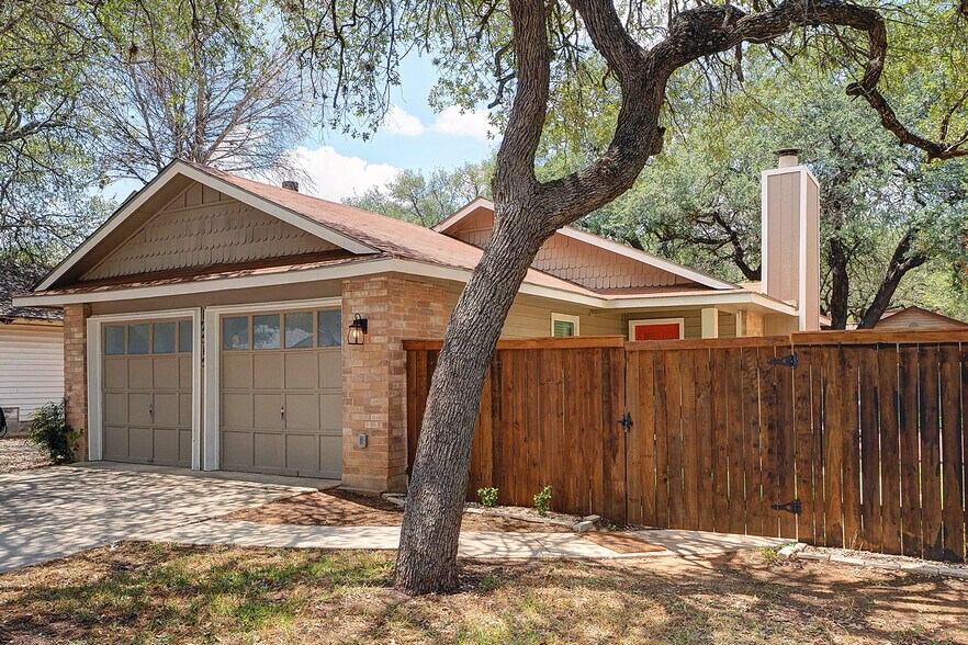 Building Photo - 12515 Valle Dezavala