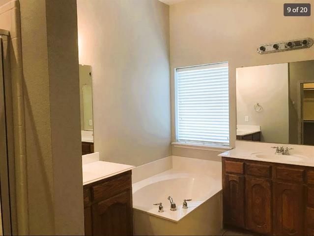 Building Photo - 2750 Fern Valley Ln