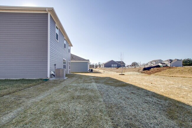 Building Photo - 2404 Alberto Dr