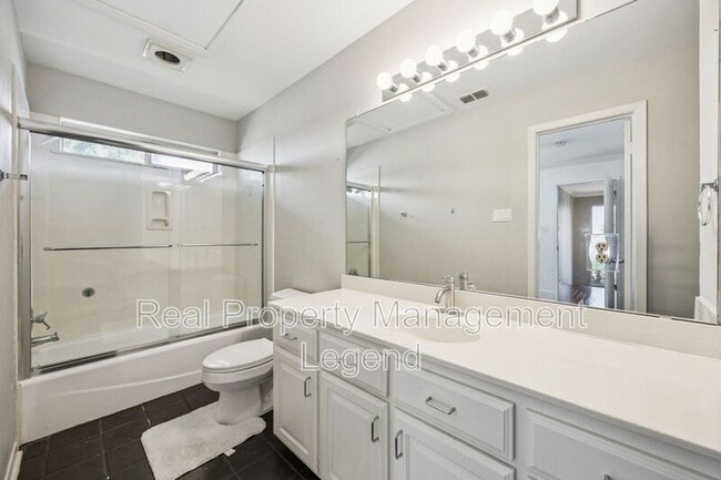 Building Photo - 618 Knollwood Dr