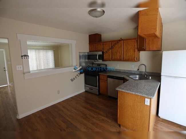 Building Photo - 1220 Browning Dr