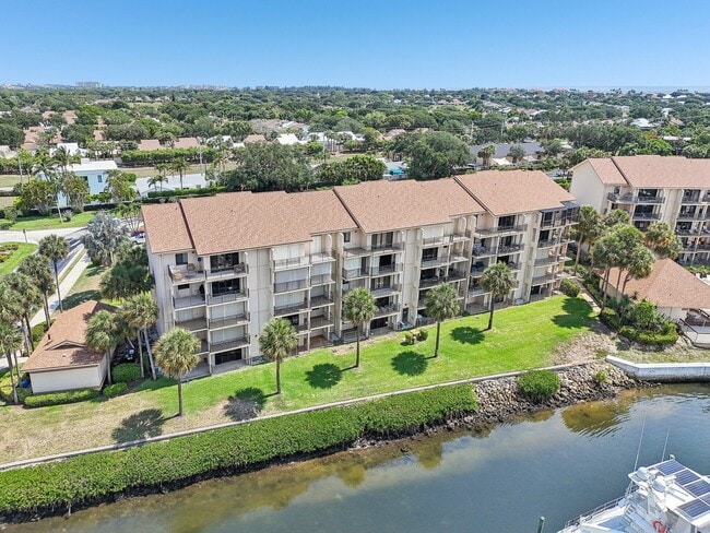 Building Photo - 1601 Marina Isle Way