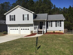 Building Photo - Perfect 3 Bedroom, 2 Bath Home For Rent