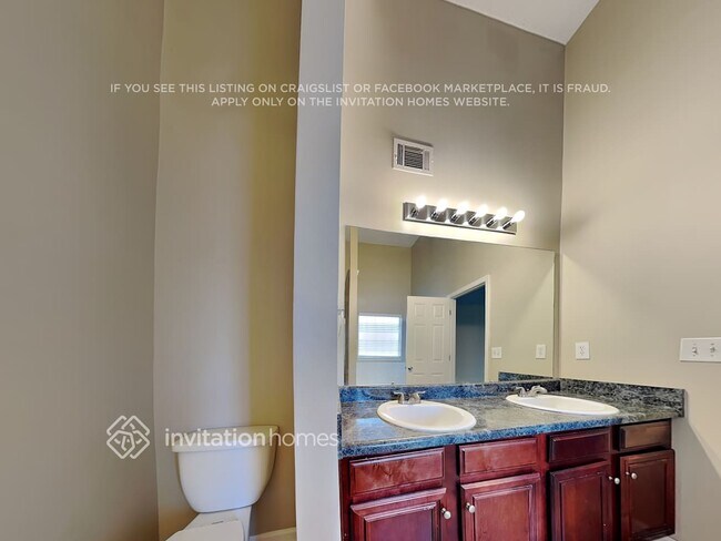 Building Photo - 3502 Rosebud Park Dr