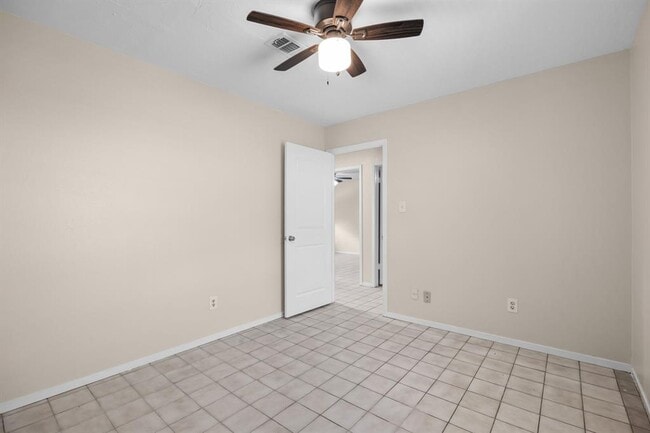 Building Photo - 15718 Sea Lark Rd
