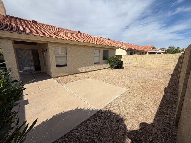 Building Photo - Desirable Arrowhead Ranch Home