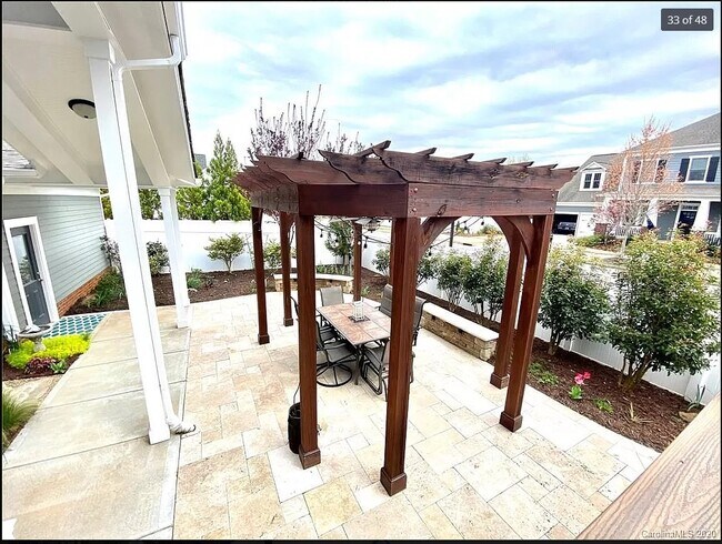 Building Photo - 6036 Daphne Circle