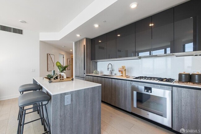 Building Photo - 201 Folsom St