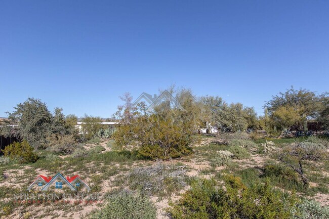 Building Photo - 4728 E Ron Rico Rd