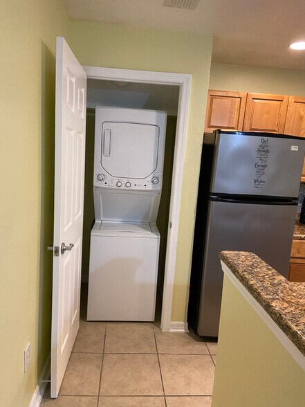 Building Photo - 121 Melissa Pl