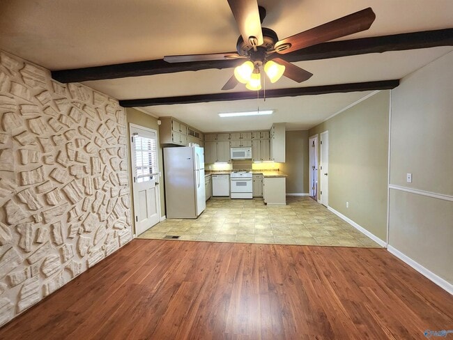 Building Photo - 6107 Trailwood Dr