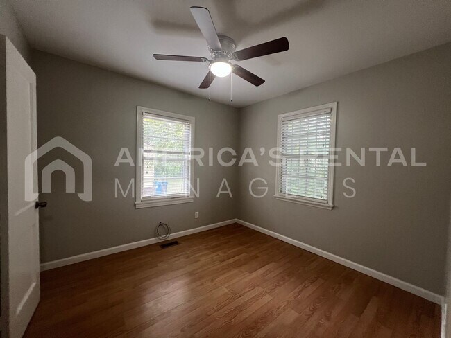Building Photo - Home for rent in Birmingham! Coming Soon!