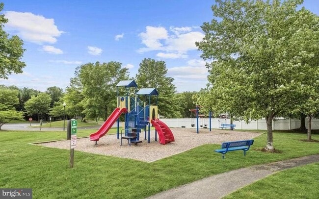 Building Photo - 7671 Coachlight Ln