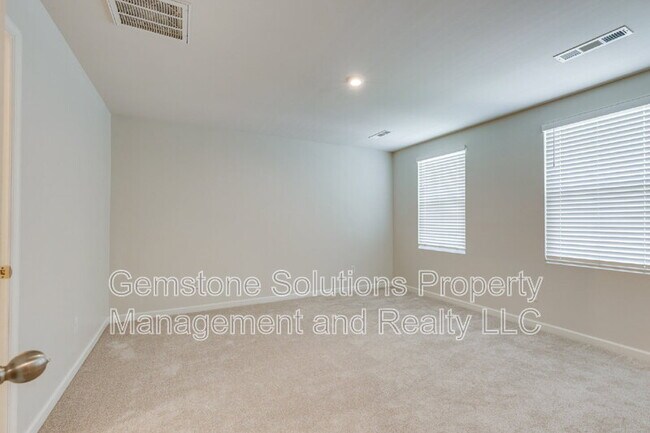 Building Photo - 2057 Westchester Dr