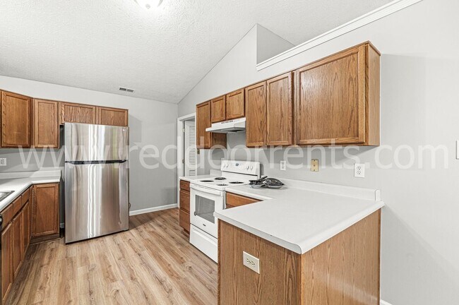 Building Photo - Cozy Fishers Home