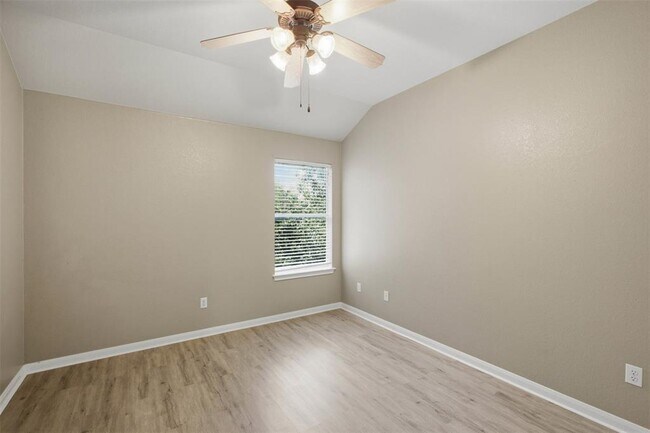 Building Photo - 2302 Brookhollow Terrace