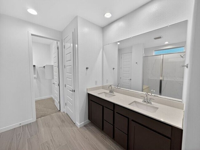 Building Photo - New Home at Wester Gardens! 4 Bedroom 3 Bathrooms!