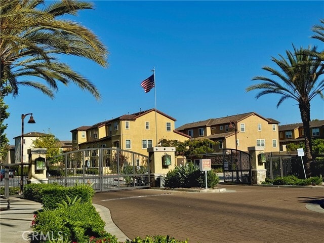 Building Photo - 10522 Poinsettia Ln