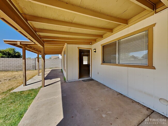 Building Photo - 5223 W Aster Dr