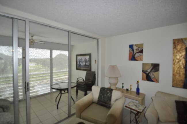 Building Photo - 3510 Oaks Way