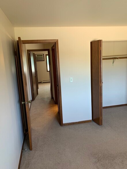 Very good condition apartment - 1200 Whispering Hills Ct