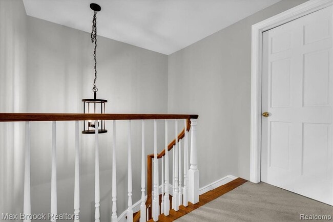 Building Photo - 1613 Brentwood Dr