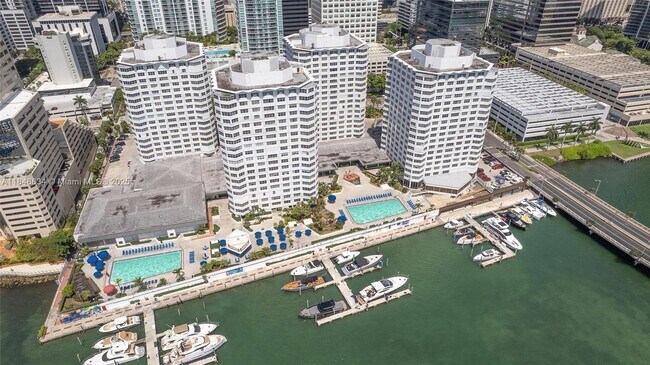 Building Photo - 801 Brickell Bay Dr