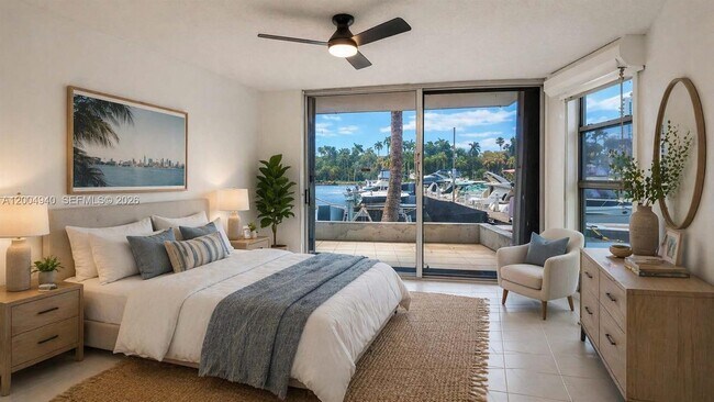 Building Photo - 1700 NW N River Dr