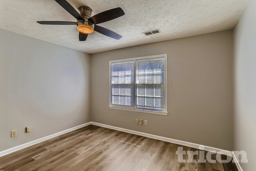 Building Photo - 4809 Glenwhite Dr
