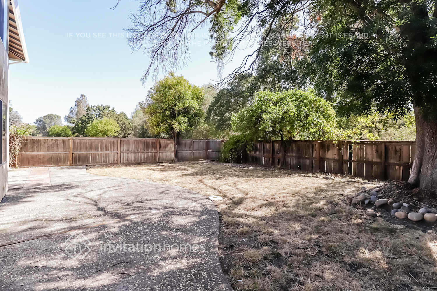 Building Photo - 2954 Redwood Dr