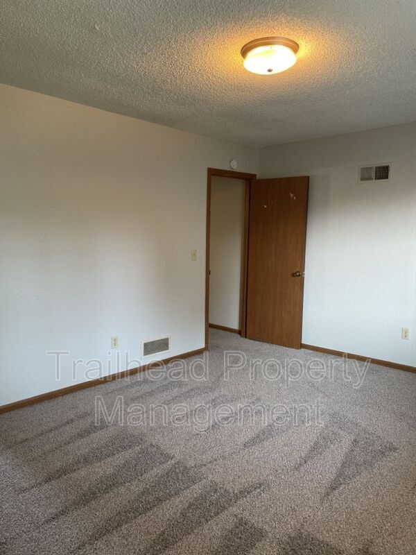 Building Photo - 8704 NW 82 Terrace