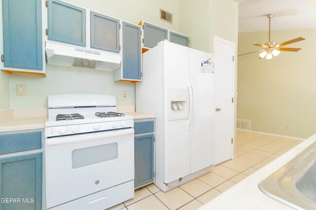 Building Photo - 12056 Bellows Ct