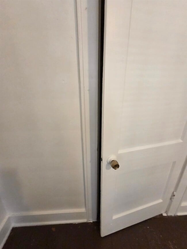 Building Photo - 1374 Rayner St