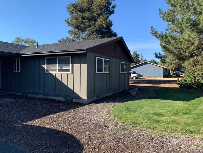 Building Photo - 54- 12th, Poplar