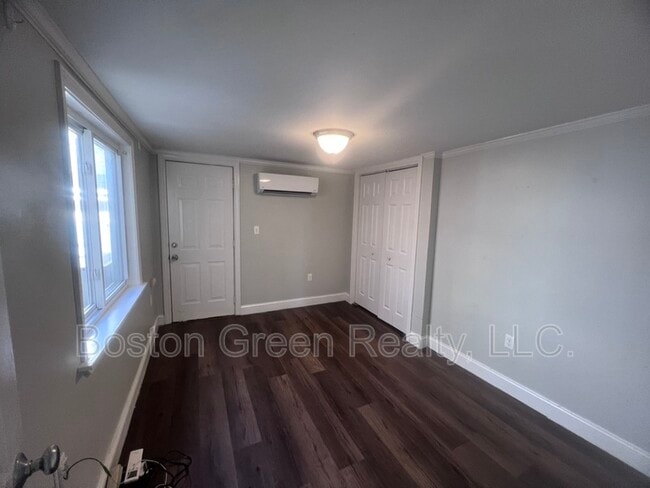 Building Photo - 315 Meridian St