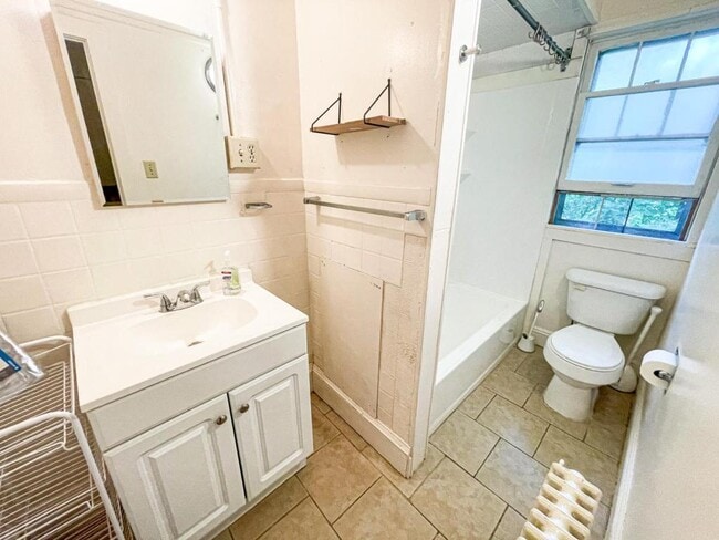 Building Photo - 207 Kelvin Pl